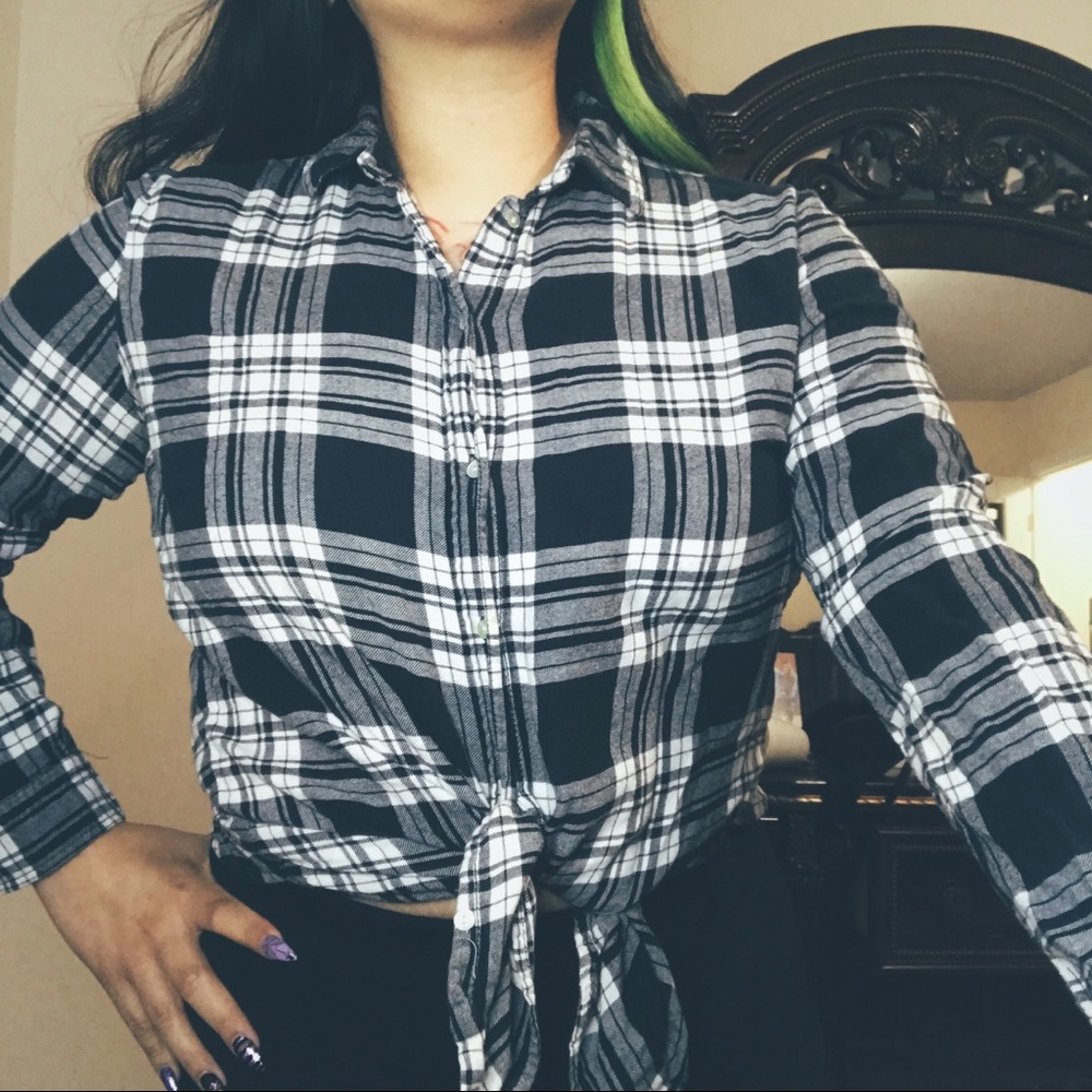 White and black flannel grunge